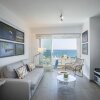 Отель Mackenzie Zoe Seafront Suite в Ларнаке