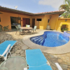 Отель Casa Suenos: Iconic 4BR Home with Private Pool, фото 11