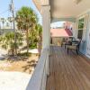 Отель Avery's Ocean Breeze, 6 Bedrooms, Sleeps 12, Pet Friendly, Ocean View, фото 21