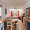 Отель Cosy 1 Bedroom Flat With Garden in Lovely Chiswick, фото 4