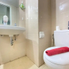 Отель Homey and Clean 1BR Apartment at Parahyangan Residence, фото 8