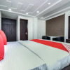 Отель OYO 24236 Q Hotel, фото 10