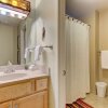 Отель The Shores Cozy Lakeside Condo Unit 5705, фото 6