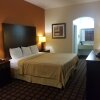 Отель Executive Inn & Suites, фото 6