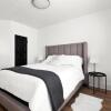 Отель Beautiful Modern Suite in the Heart of Broadway, фото 5
