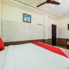 Отель OYO 38595 Varsha Grand Residence, фото 1
