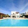 Отель Luxury 4 bedroom villa with a heated pool, фото 11