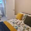 Отель Stunning 3-bed House in Wolverhampton, фото 3