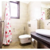 Отель Bluo 3Bhk - Dlf Galleria - Bathtub, Balcony, фото 9