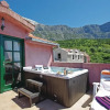 Отель Beautiful Home in Tucepi With Jacuzzi, Wifi and 2 Bedrooms, фото 19