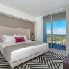 Отель Luxury 2br- Front Ocean Bay View Amazing Pools, фото 7