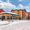 Отель Comfort Inn & Suites Red Deer, фото 3