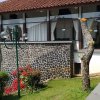 Отель Villa Pinggir Danau Puncak for 30 pax, фото 15