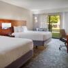 Отель Courtyard by Marriott Fayetteville, фото 6