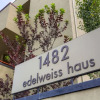 Отель Edelweiss Haus O 2 Bedroom Condo by RedAwning, фото 20