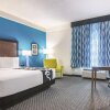 Отель La Quinta Inn & Suites by Wyndham Orlando UCF, фото 29