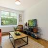 Отель The West Byfleet Place - Modern 3bdr Flat With Garden, фото 6