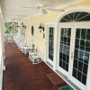 Отель Luxurious Southern Belle 1 Beach Home, фото 13