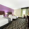 Отель La Quinta Inn & Suites by Wyndham Bridge City, фото 23