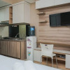 Отель Cozy Stay Studio At Paramount Skyline Apartment, фото 2
