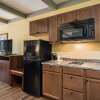 Отель Suburban Studios Buffalo Airport, фото 7