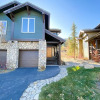 Отель Snowcreek V 774 Gorgeous Mountain Views with Private Garage, Washer Dryer and Gas Grill by RedAwning, фото 1