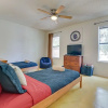 Отель San Antonio Townhome: 3 Mi to Lackland Afb!, фото 7