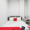 Отель RedDoorz near Suroboyo Carnival Park, фото 2