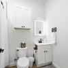 Отель New Charming 2-bedroom Home Minutes to Downtown, фото 9