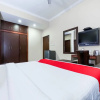 Отель OYO Premium Banjara Hills Road No 12, фото 4