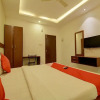 Отель OYO 4594 Apartment Krish Inn, фото 6