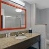 Отель Hampton Inn Bath (Brunswick Area), фото 33