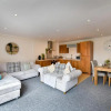 Отель Swansea Marina - Sleeps 4 - Underground parking, фото 5