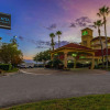 Отель La Quinta Inn & Suites by Wyndham Orlando Airport North, фото 24