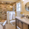 Отель Redtail Suites ~ Entire Home ~ Sleeps 12 ~ Tesla Station, фото 12