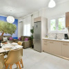 Отель Fresh & renovated apartment next to metro station, фото 10