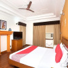 Отель OYO 16376 Hotel Paras, фото 4