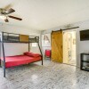 Отель Galveston Cottage ~ 1 Mi to Beach: Pet Friendly!, фото 1