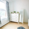 Отель Gorgeous 3-bedroom Cottage by the River in Reading, фото 5
