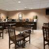 Отель Microtel Inn & Suites by Wyndham St Clairsville/Wheeling, фото 16