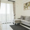 Отель Comfrot 2Br At Sky House Bsd Apartment, фото 1