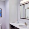 Отель Hampton Inn & Suites Teaneck/Glenpointe, фото 3