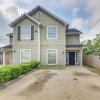 Отель Quaint Houston Townhome ~ 5 Mi to NRG Stadium!, фото 12
