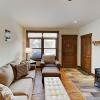 Отель Luxe Mountain Getaway - 3 Blocks To Main Street! 1 Bedroom Condo, фото 11