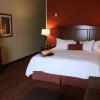 Отель Hampton Inn & Suites Bastrop, фото 17