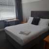Отель Bright 4-bed House 15 min to Manchester Centre, фото 3