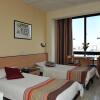 Отель Dean Hamlet Hotel в Ст. Джулиане'С