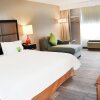 Отель Hampton Inn & Suites By Hilton Calgary- University Northwest, фото 24