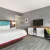 Отель Hampton Inn by Hilton London, фото 5