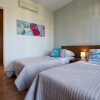 Отель Charming 2 bedroom apartment 'DC11' - with communal pool and resort facilities, Helios Heights villa, фото 15